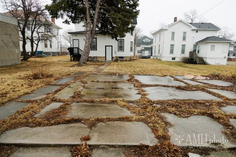 Tiny photo for 139 S Greenwood Avenue, Kankakee, IL 60901 (MLS # 12585635)