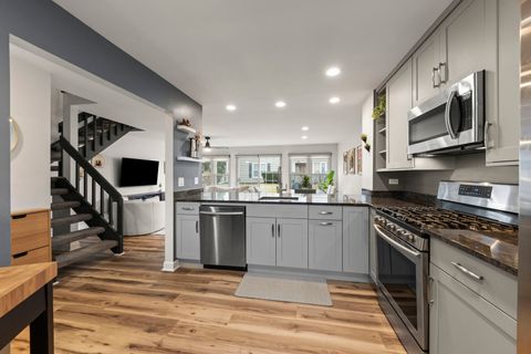 Tiny photo for 1859 Pebble Beach Circle #6, Elk Grove Village, IL 60007 (MLS # 12585300)