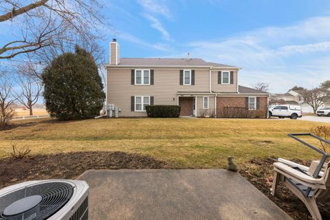 Tiny photo for 1859 Pebble Beach Circle #6, Elk Grove Village, IL 60007 (MLS # 12585300)