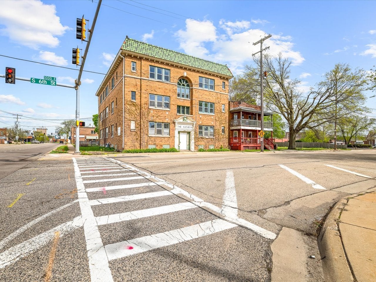 204 S 6th Street