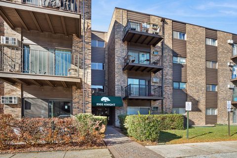 Photo of 8905 Knight Avenue #211, Des Plaines, IL 60016 (MLS # 12514843)