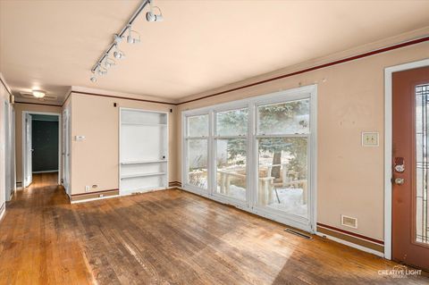 Tiny photo for 58 E 55th Street, Westmont, IL 60559 (MLS # 12538183)