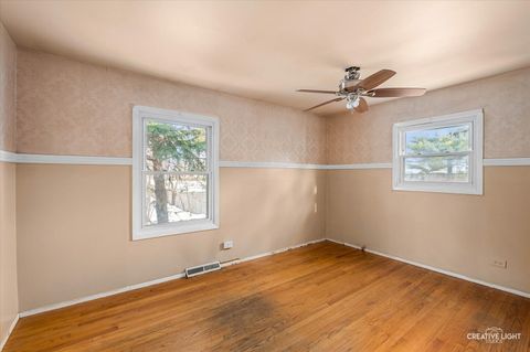 Tiny photo for 58 E 55th Street, Westmont, IL 60559 (MLS # 12538183)