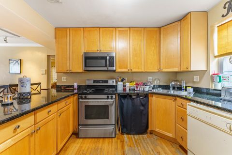 Tiny photo for 131 Elmwood Avenue #2N, Evanston, IL 60202 (MLS # 12570540)
