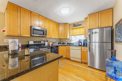 Tiny photo for 131 Elmwood Avenue #2N, Evanston, IL 60202 (MLS # 12570540)