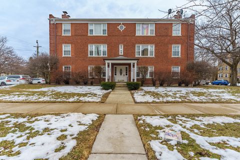 Tiny photo for 131 Elmwood Avenue #2N, Evanston, IL 60202 (MLS # 12570540)