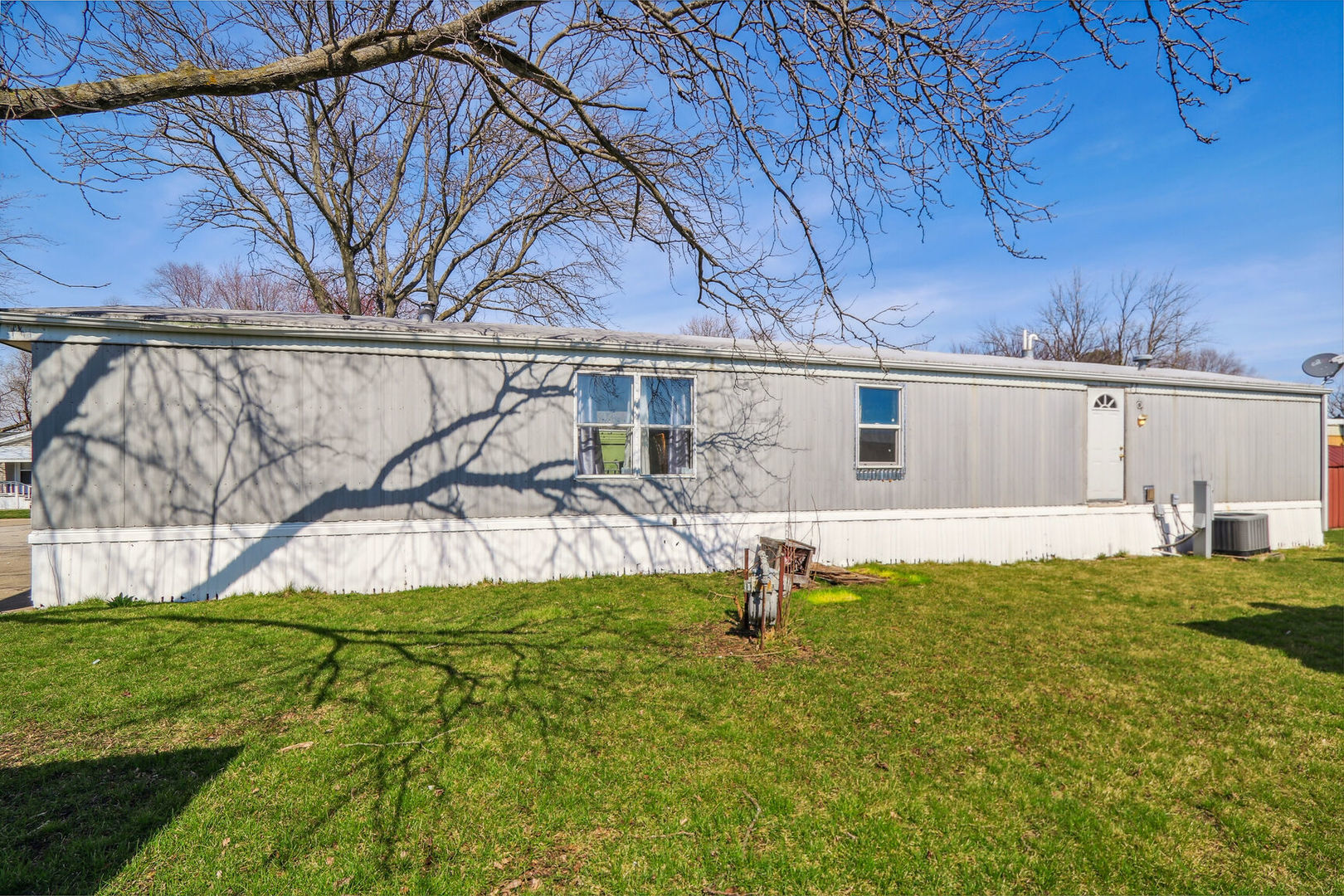 4809 W Windsor Road D18