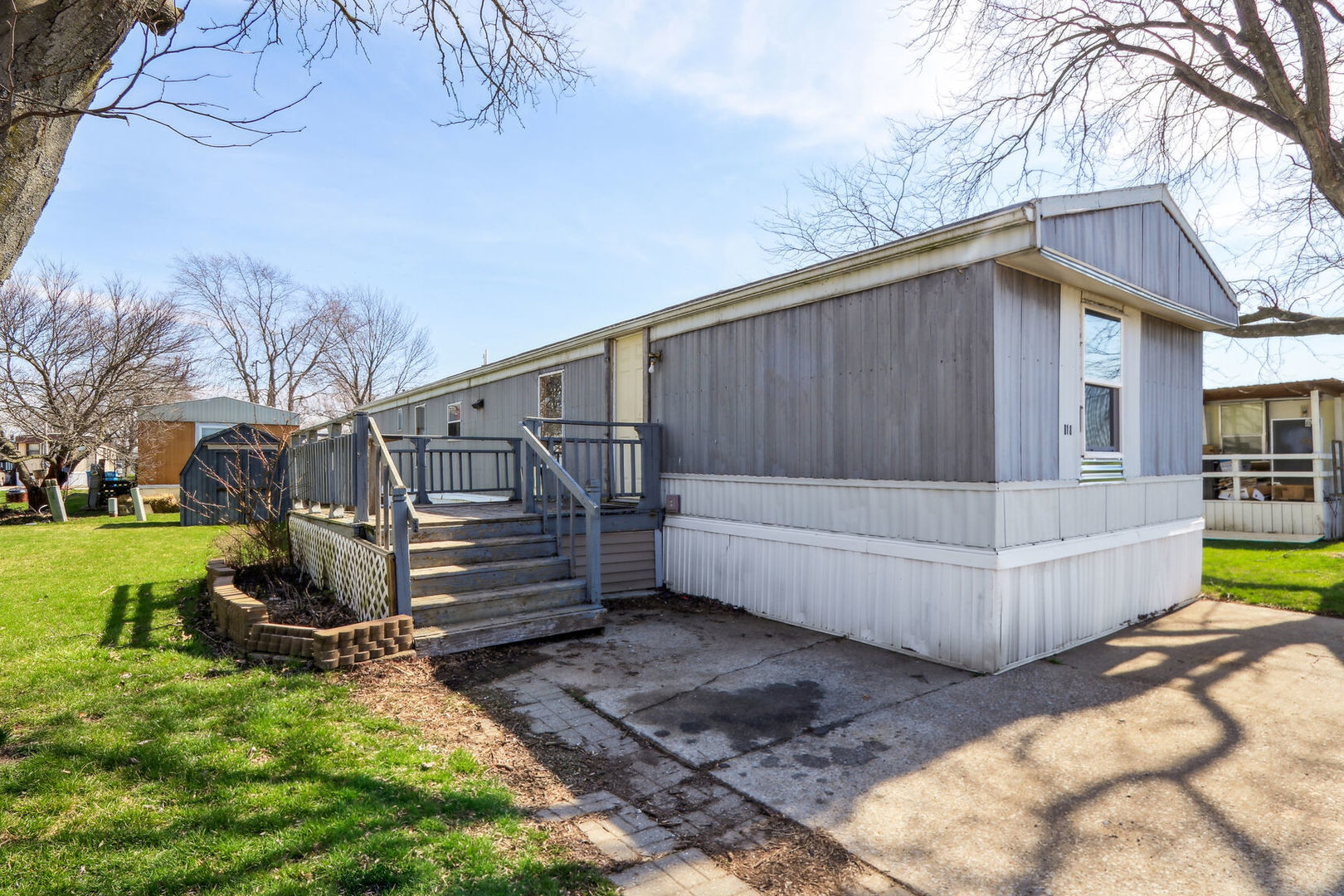 4809 W Windsor Road D18