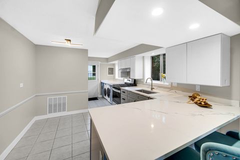 Tiny photo for 14501 Tripp Avenue, Midlothian, IL 60445 (MLS # 12498387)