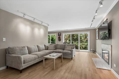 Tiny photo for 901 Hinman Avenue #3B, Evanston, IL 60202 (MLS # 12673719)