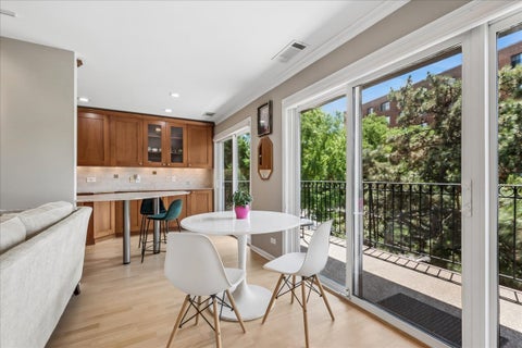 Tiny photo for 901 Hinman Avenue #3B, Evanston, IL 60202 (MLS # 12673719)