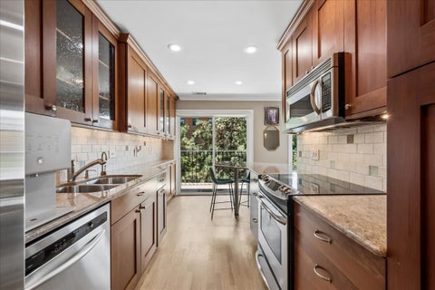Tiny photo for 901 Hinman Avenue #3B, Evanston, IL 60202 (MLS # 12673719)