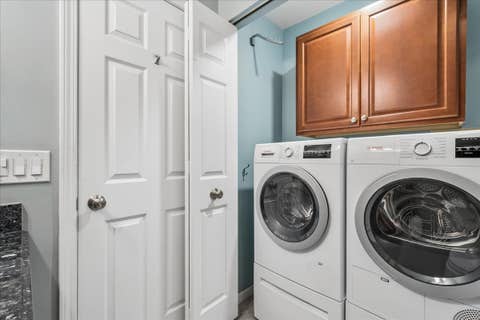 Tiny photo for 901 Hinman Avenue #3B, Evanston, IL 60202 (MLS # 12673719)