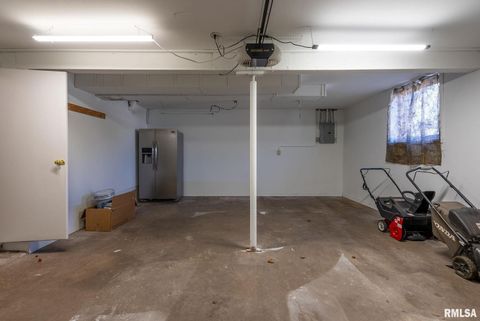 Tiny photo for 4 MANOR Court, Eldridge, IA 52748 (MLS # QC4269768)