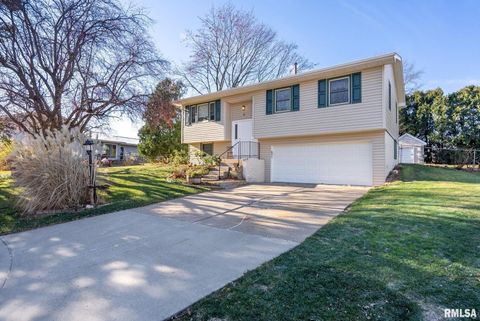 Tiny photo for 4 MANOR Court, Eldridge, IA 52748 (MLS # QC4269768)