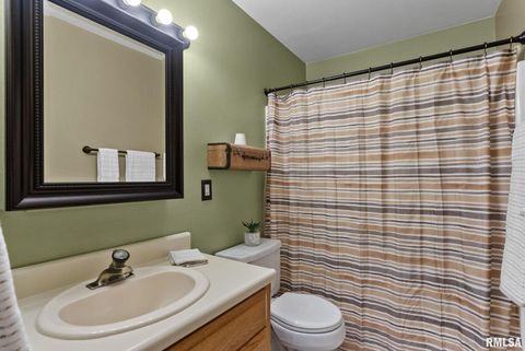 Tiny photo for 4 MANOR Court, Eldridge, IA 52748 (MLS # QC4269768)