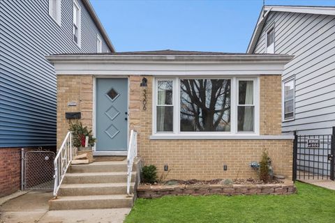 Photo of 3306 N Lawndale Avenue, Chicago, IL 60618 (MLS # 12550978)
