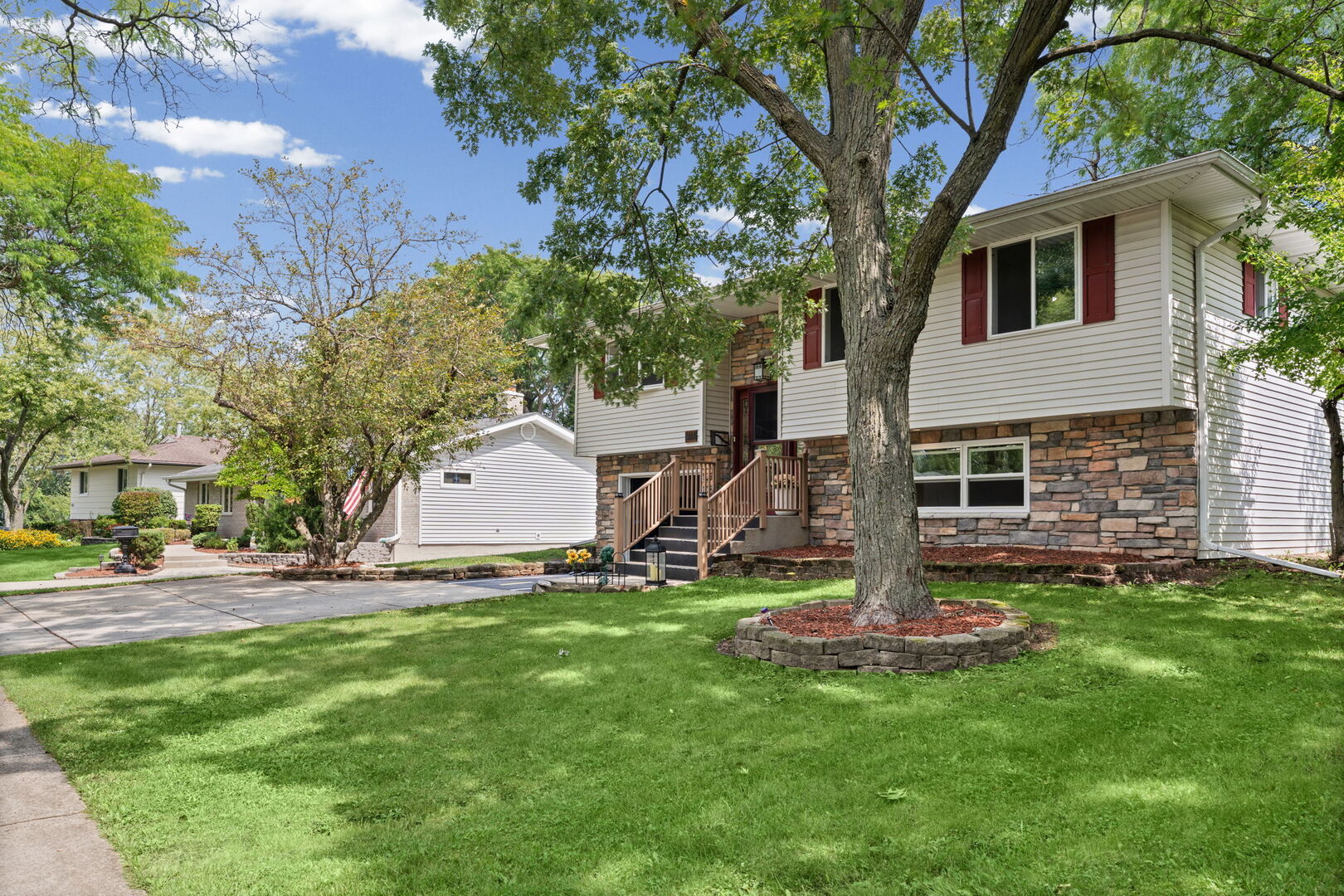 933 Webster Lane