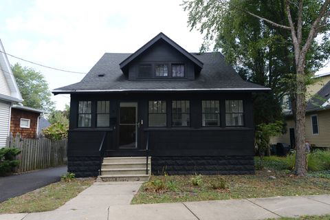 Photo of 724 S 5th Street, St. Charles, IL 60174 (MLS # 12498869)