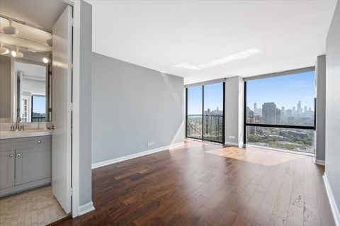 Tiny photo for 345 W Fullerton Parkway #2605, Chicago, IL 60614 (MLS # 12472667)