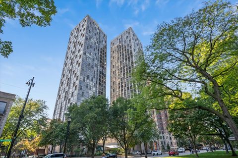 Photo of 345 W Fullerton Parkway #2605, Chicago, IL 60614 (MLS # 12472667)