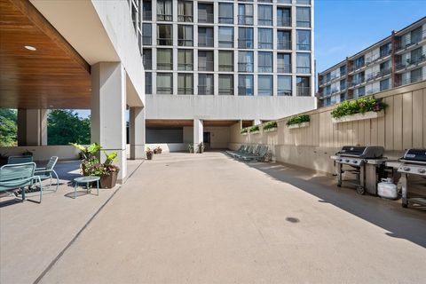 Tiny photo for 345 W Fullerton Parkway #2605, Chicago, IL 60614 (MLS # 12472667)