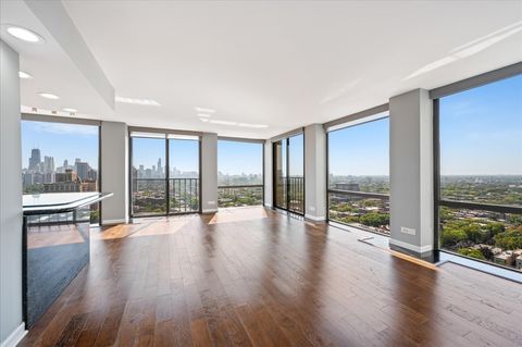 Tiny photo for 345 W Fullerton Parkway #2605, Chicago, IL 60614 (MLS # 12472667)