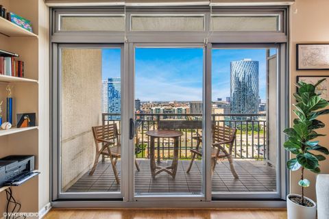 Tiny photo for 125 S Jefferson Street #2110, Chicago, IL 60661 (MLS # 12465779)