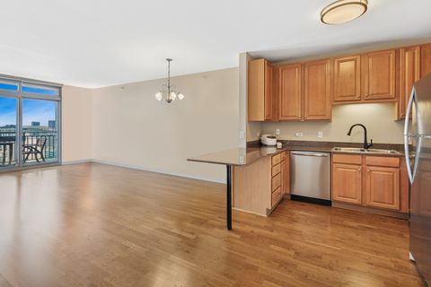 Tiny photo for 125 S Jefferson Street #2110, Chicago, IL 60661 (MLS # 12465779)