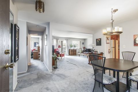 Tiny photo for 435 S Cleveland Avenue #307, Arlington Heights, IL 60005 (MLS # 12557701)