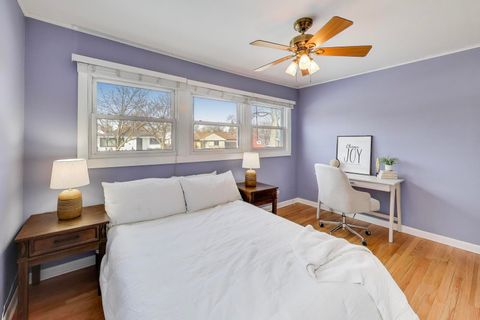 Tiny photo for 823 N Fernandez Avenue, Arlington Heights, IL 60004 (MLS # 12554853)