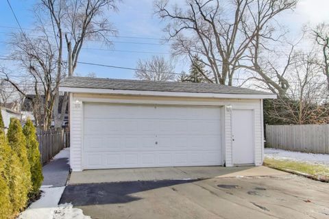Tiny photo for 823 N Fernandez Avenue, Arlington Heights, IL 60004 (MLS # 12554853)