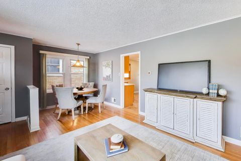 Tiny photo for 823 N Fernandez Avenue, Arlington Heights, IL 60004 (MLS # 12554853)