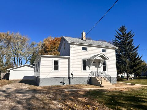 210 W Hall Street Leland IL 60531