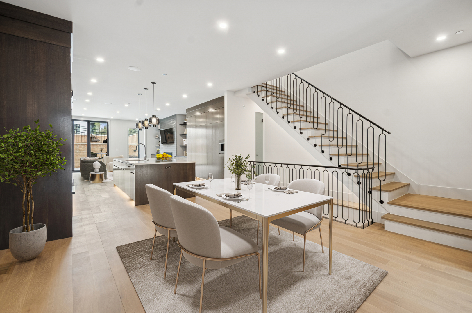 Chicago, Illinois 60612, United States, 3 Bedrooms Bedrooms, ,5 BathroomsBathrooms,Residential,Active,202087