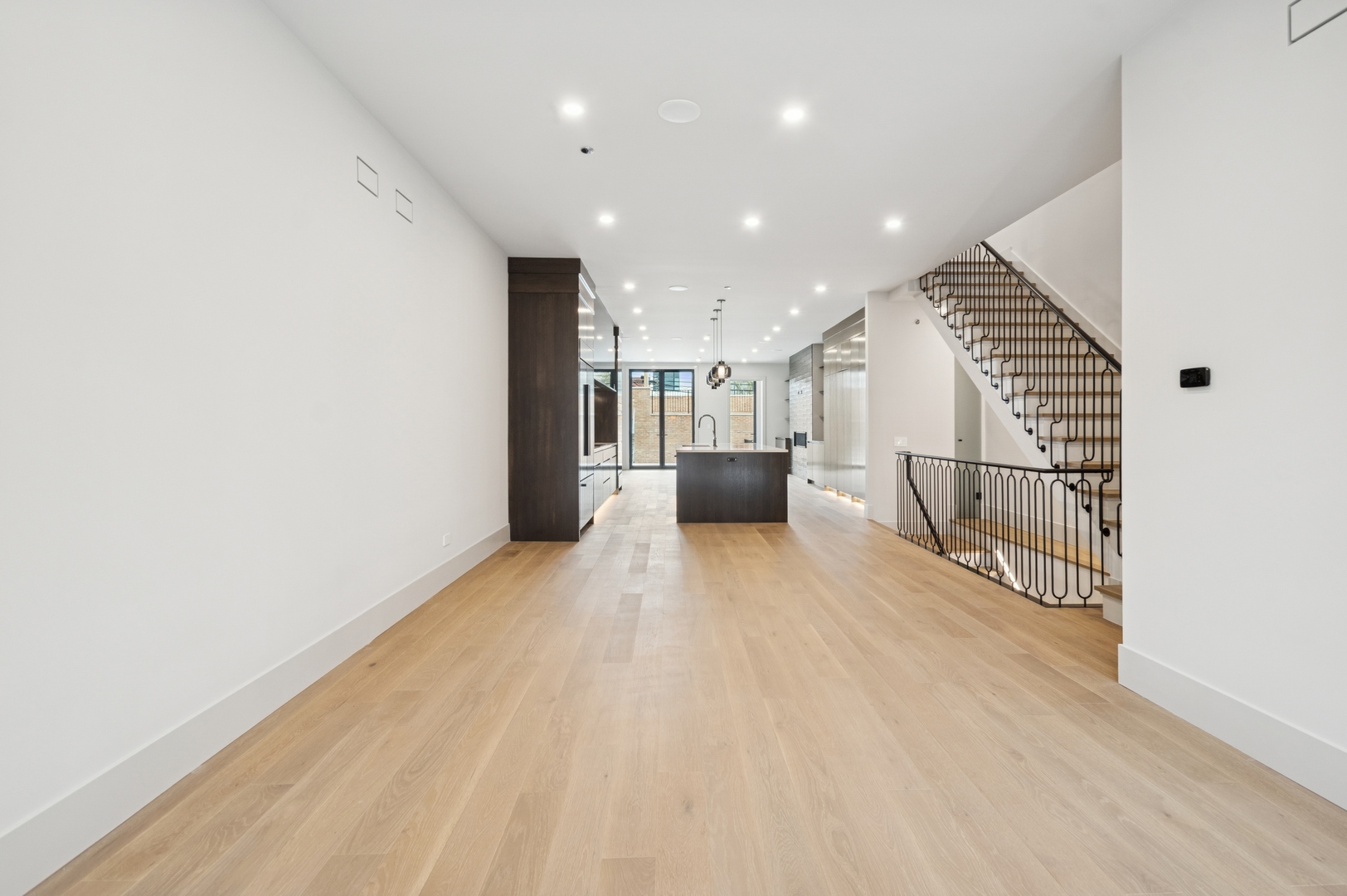 Chicago, Illinois 60612, United States, 3 Bedrooms Bedrooms, ,5 BathroomsBathrooms,Residential,Active,202087