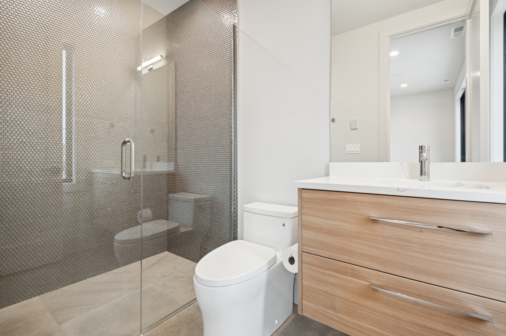 Chicago, Illinois 60612, United States, 3 Bedrooms Bedrooms, ,5 BathroomsBathrooms,Residential,Active,202087