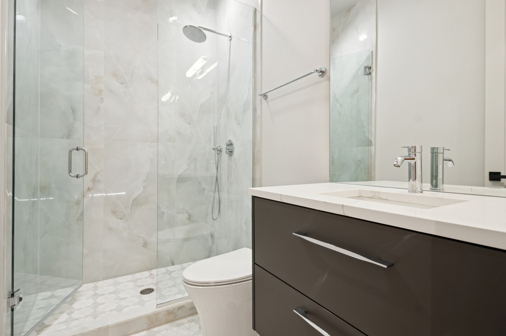 Chicago, Illinois 60612, United States, 3 Bedrooms Bedrooms, ,5 BathroomsBathrooms,Residential,Active,202087