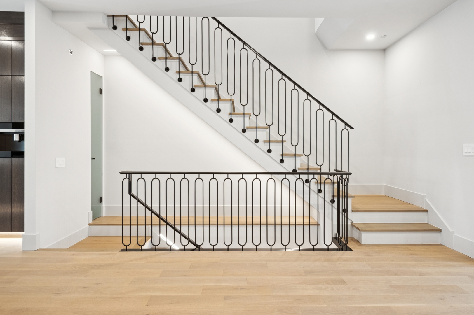 Chicago, Illinois 60612, United States, 3 Bedrooms Bedrooms, ,5 BathroomsBathrooms,Residential,Active,202087