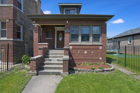 Photo of 946 N Homan Avenue, Chicago, IL 60651 (MLS # 12711769)