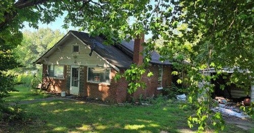 2203 UPCHURCH ST, ELDORADO, IL 62930 - Image 5c519a9d265db4e9d562e42aade06c5d/2583905551