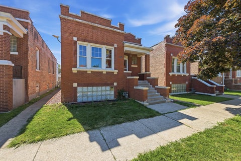 Tiny photo for 2516 S 56th Court, Cicero, IL 60804 (MLS # 12687088)