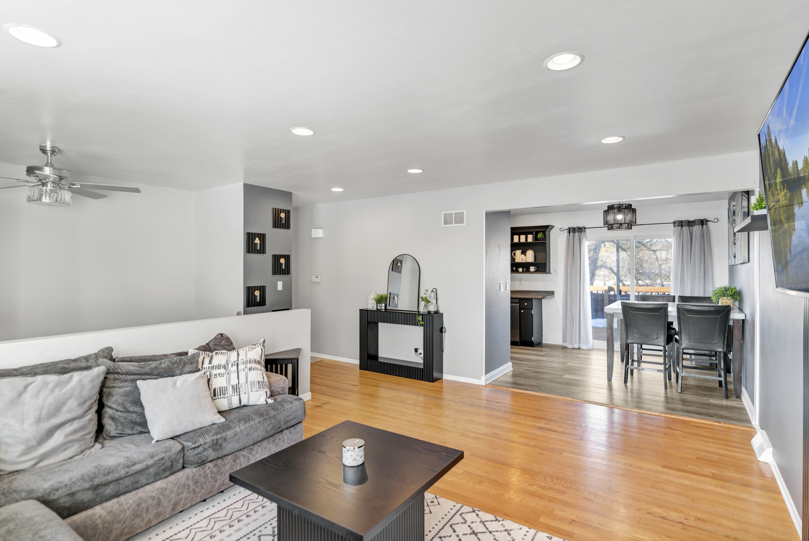 1809 Maplewood Court