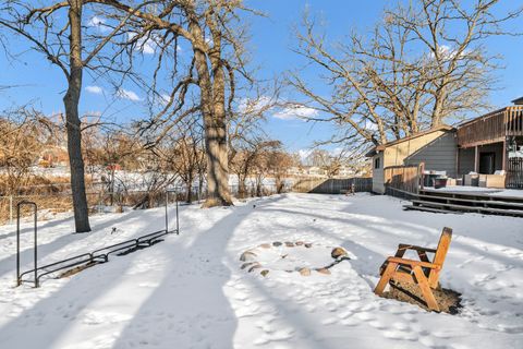 Tiny photo for 1809 Maplewood Court, Lindenhurst, IL 60046 (MLS # 12585378)