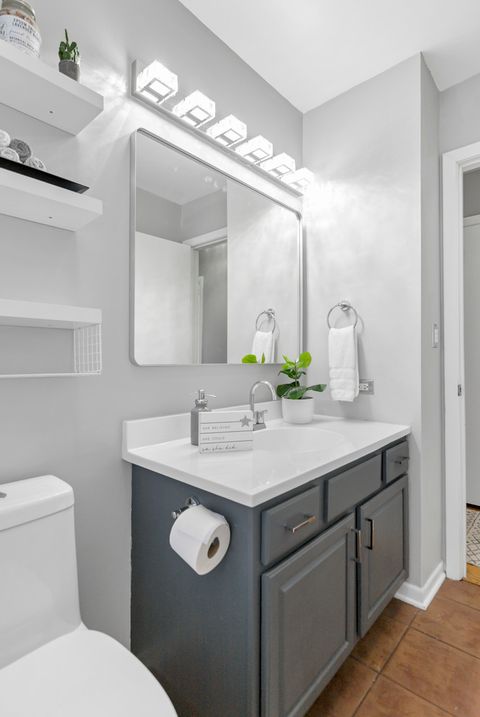 Tiny photo for 1809 Maplewood Court, Lindenhurst, IL 60046 (MLS # 12585378)