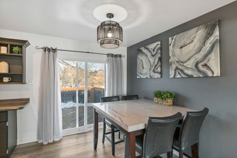 Tiny photo for 1809 Maplewood Court, Lindenhurst, IL 60046 (MLS # 12585378)