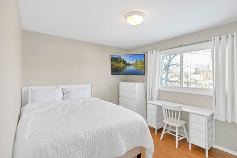 Tiny photo for 1809 Maplewood Court, Lindenhurst, IL 60046 (MLS # 12585378)