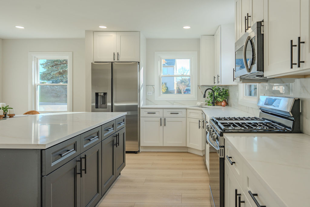 6964 W Cleveland Street