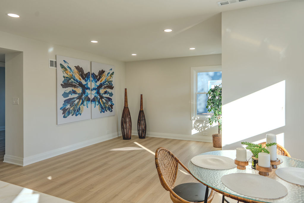 6964 W Cleveland Street