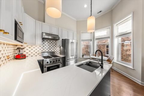 Tiny photo for 2849 N Burling Street #3, Chicago, IL 60657 (MLS # 12552329)